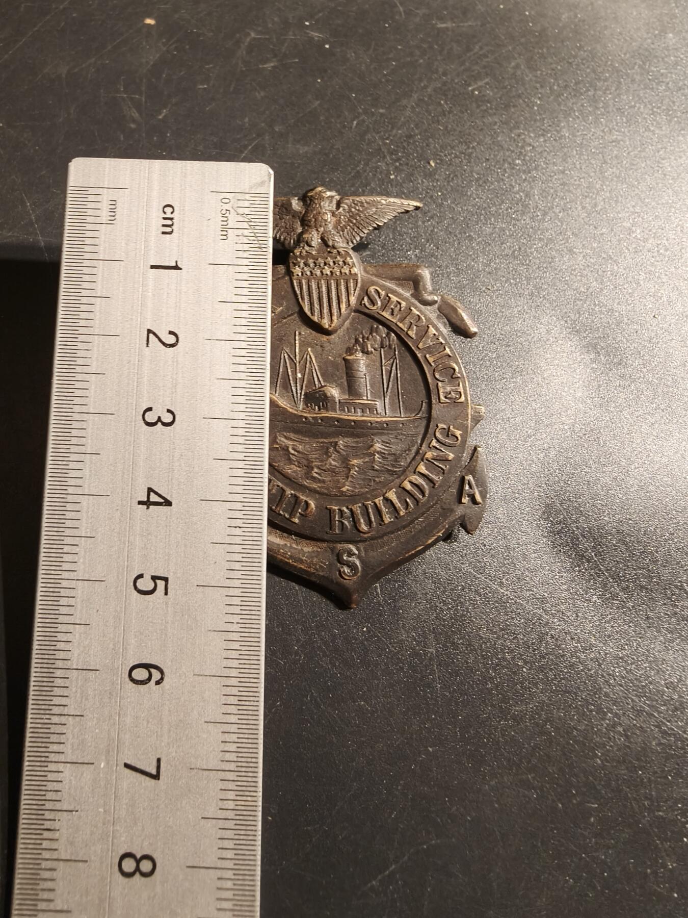老王徽章第151期 美国海军一战战时造船服务证章      大尺寸2.25英寸    实发带编号73310
