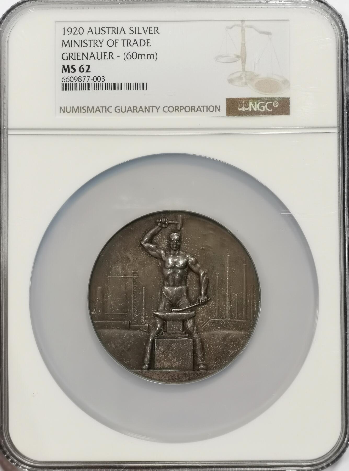 博洋堂“良辰美钰”中秋国庆双节精品专场暨第141期（全场包邮） NGC MS62 奥地利工业贸易部纪念巨大银章，60mm大银，连盒子298克，超高浮雕，硬派风格已经有德三的气息与品味了！唯一冠军分！