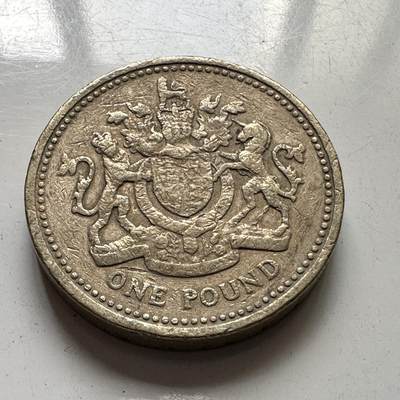 🌹外币初藏🌹🐯2025年第106场  每周二四六晚8️⃣点 接代拍 - 英国1983年一英镑