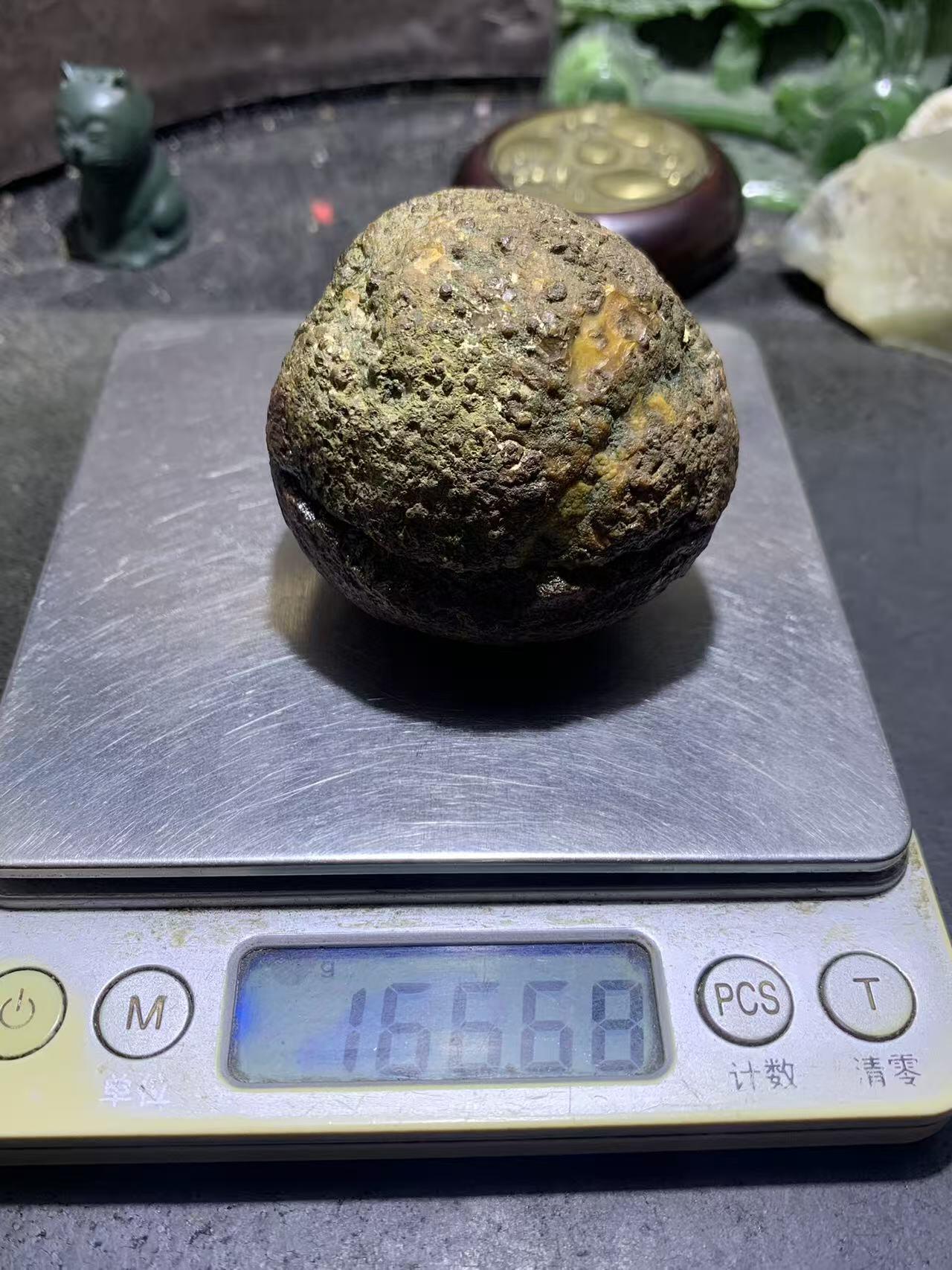 精美亚光原皮草花纹战国红玛瑙对切原石摆件一对，