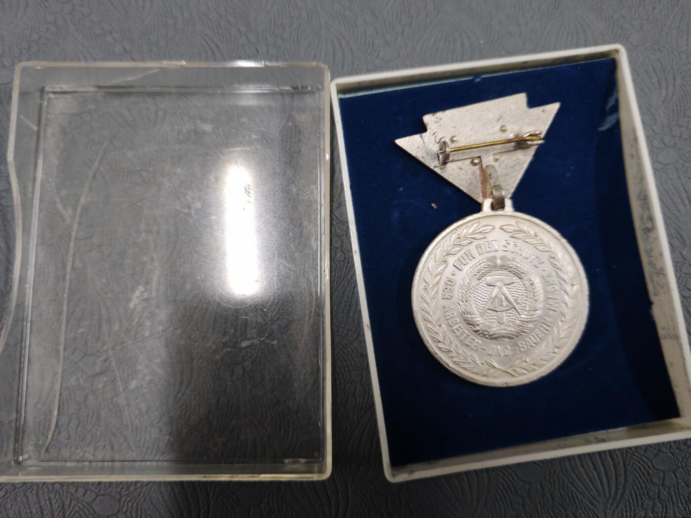 韵星假日拍卖第二十五期 -- Rimey Holidays Auction 25 民主德国NVA银级预备役优秀服务奖章 带原盒
