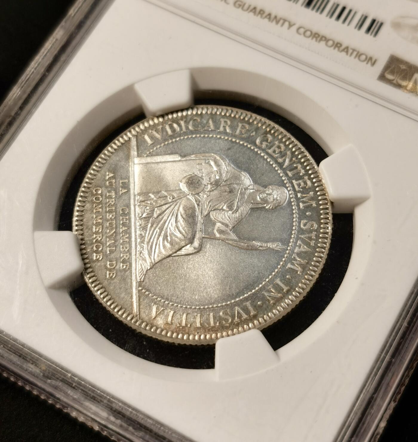 甄臻铺-世界币章拍卖（第35期），送拍享返佣金等优惠多多 NGC-MS66 法国南特商会银章，ms66顶级。1900年，傍晚，在粉金色的阳光下，一艘驶出法国南特的货船，女神为他指明方向！顶级