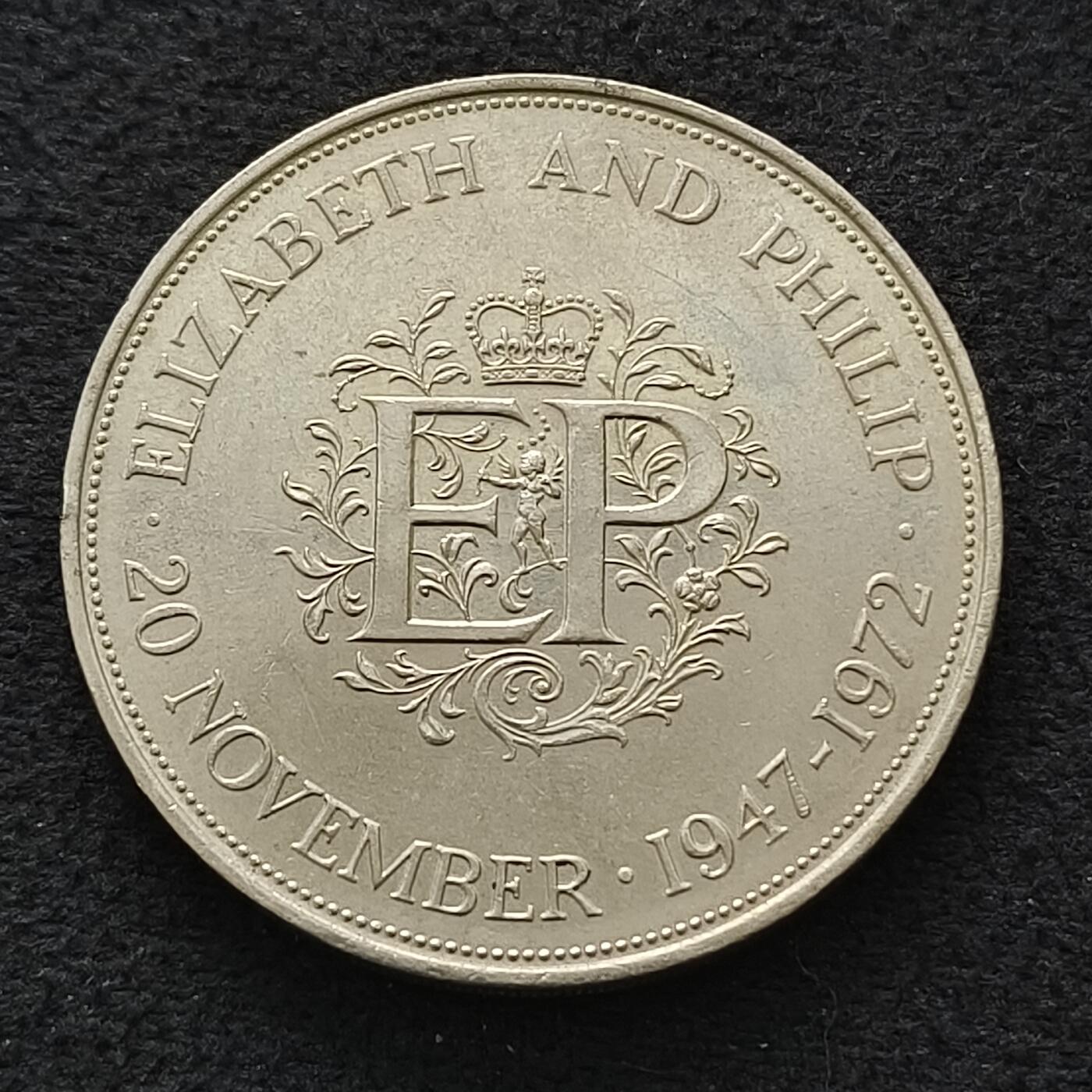 【全场包邮】纯粹捡漏拍462场 英国1972年1克朗女王银婚克朗型纪念币