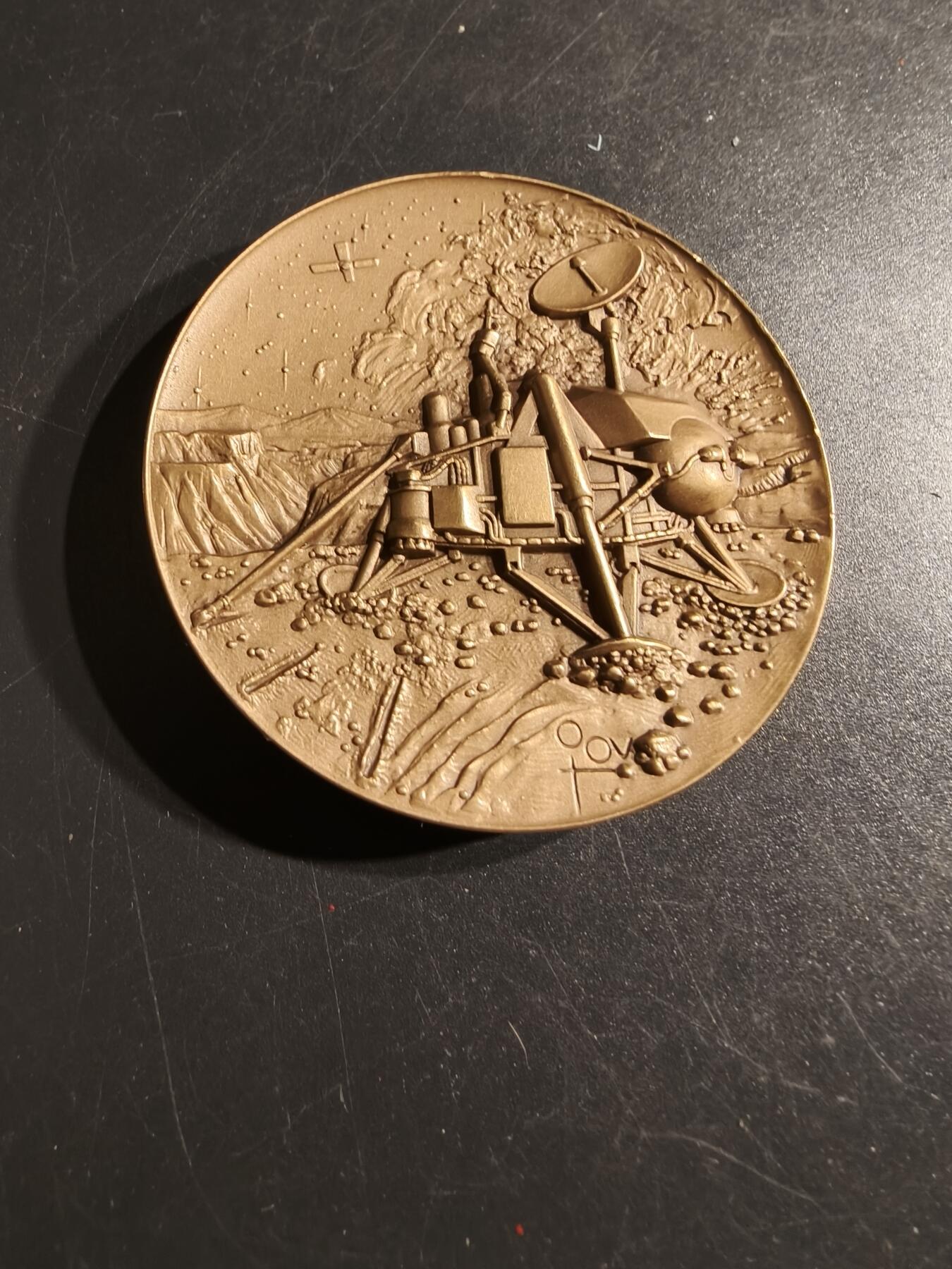 老王徽章第151期 美国NASA维京2号探测器火星着陆大铜章      直径64mm.   重量136.8g