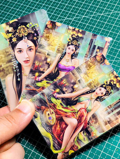 【关注参拍有赠卡】显眼宝33期  9.26日晚21:50结束 - 【全网限量限定编号】卡将卡牌 绝代芳华 冯小怜一套三张 彩闪 63*88 