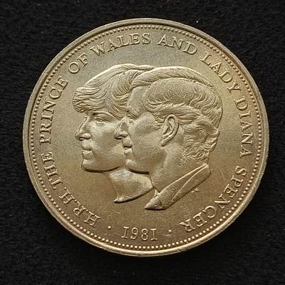 【全场包邮】纯粹捡漏拍462场 - 英国1981年1克朗查尔斯戴安娜世纪婚礼克朗型纪念币
