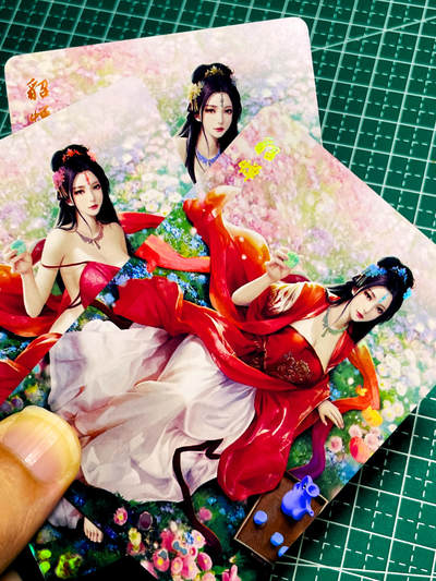 【关注参拍有赠卡】显眼宝33期  9.26日晚21:50结束 - 燎原 三国红颜 貂蝉 三渐变 一套三张 彩闪卡 63*88 