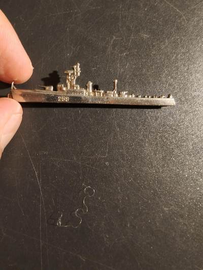 老王徽章第151期 - 美国海军威廉·C·劳号（USS William C. Lawe DD-763）驱逐舰领带夹