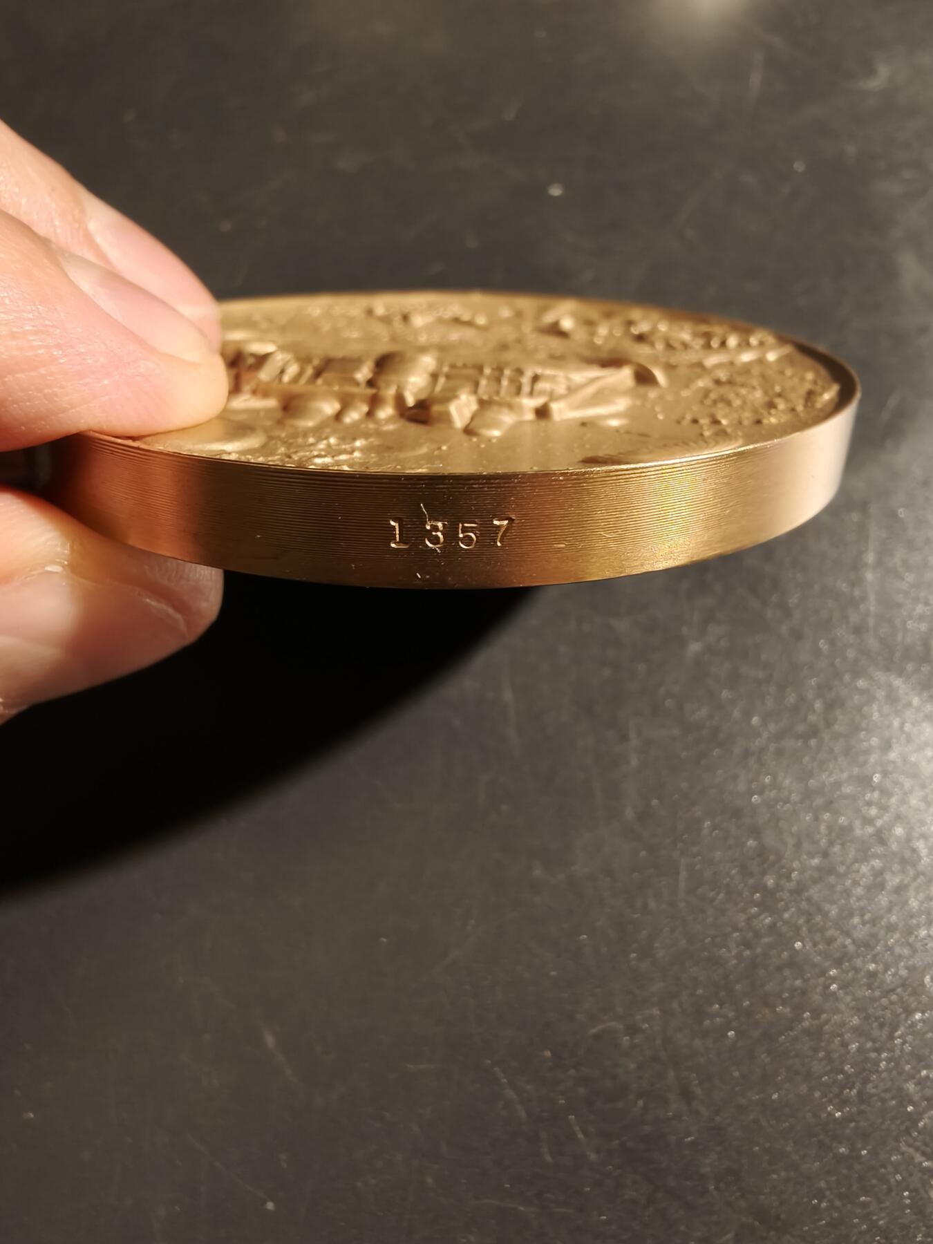 老王徽章第151期 美国NASA维京1号探测器火星着陆大铜章 直径64mm. 重量135.6g