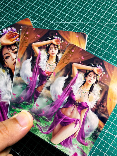 【关注参拍有赠卡】显眼宝33期  9.26日晚21:50结束 - 【全网限量限定编号】卡将卡牌 绝代芳华 四大妖姬之苏妲己 一套三张 彩闪 63*88 