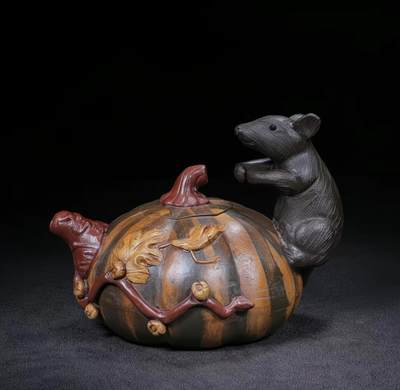  精品紫砂壶专场 - 蒋蓉大师落款 紫砂双色南瓜鼠紫砂壶
