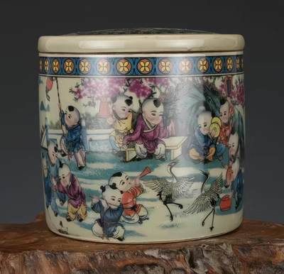 听雨轩精品瓷器专场 - 粉彩群婴图蛐蛐直罐 