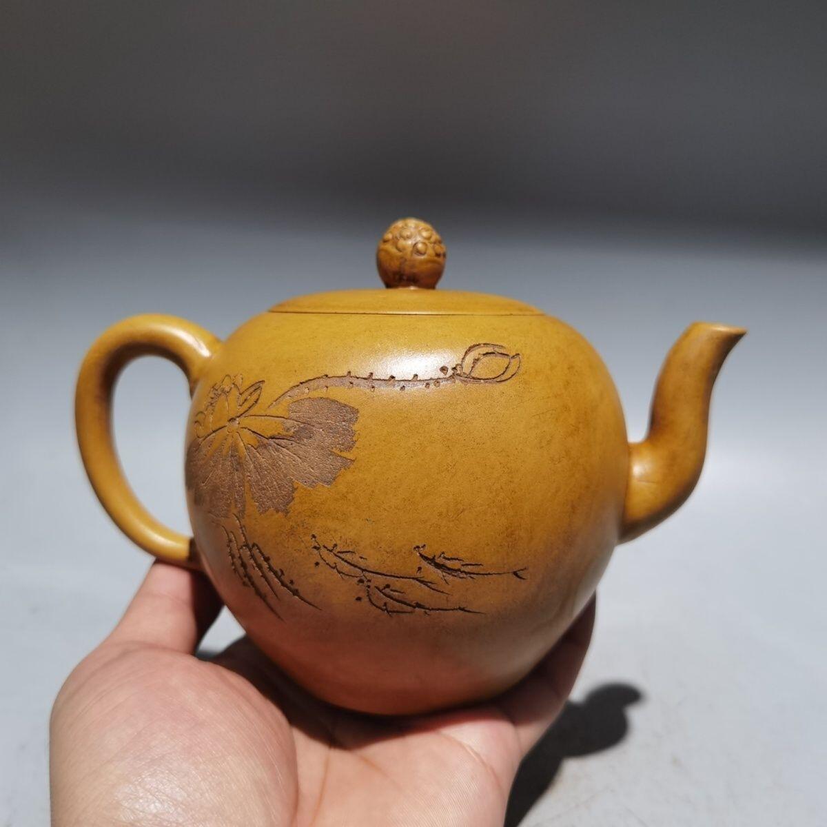  精品紫砂壶专场 周桂珍大师落款 浮雕悟道紫砂壶