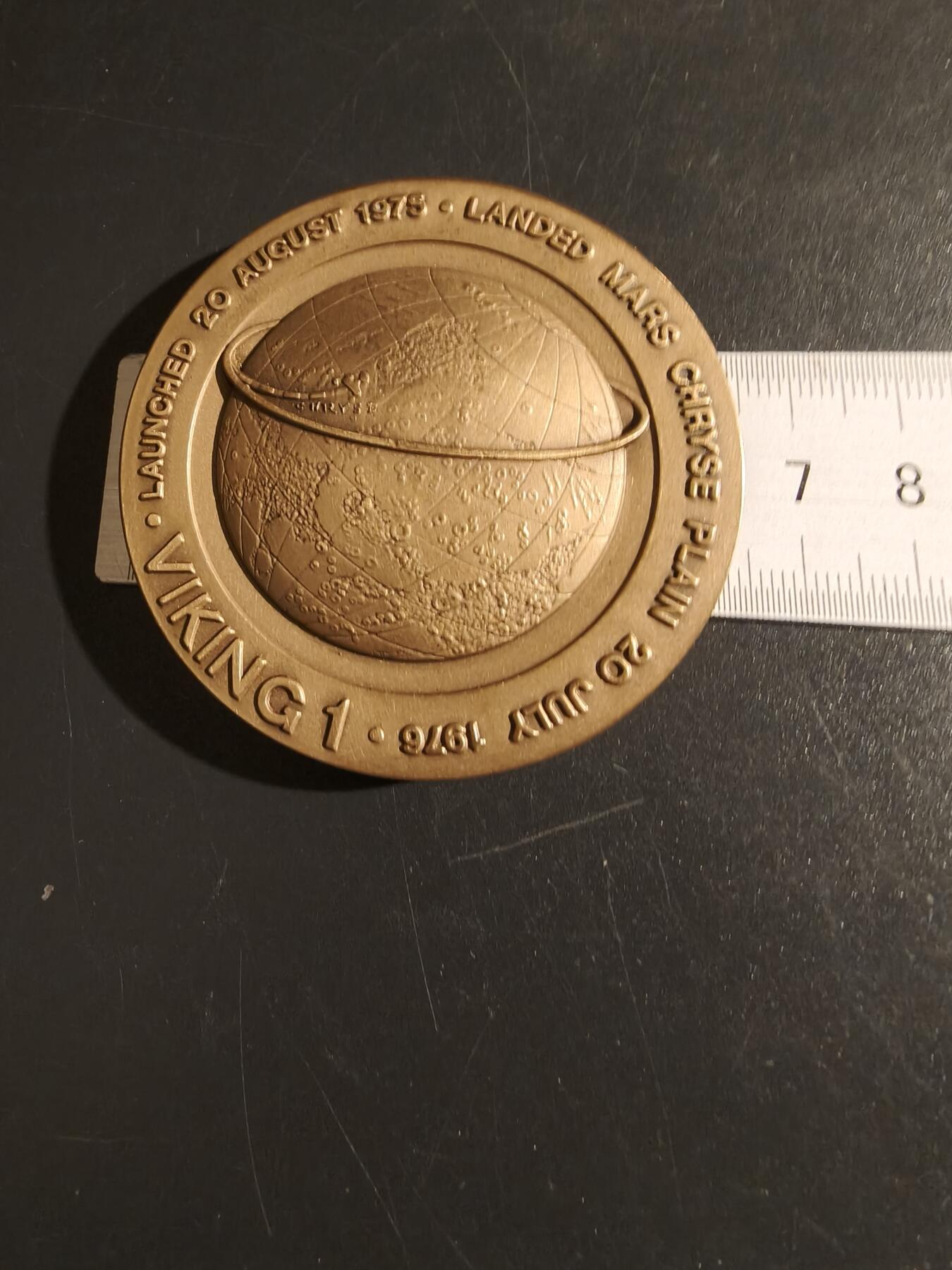 老王徽章第151期 美国NASA维京1号探测器火星着陆大铜章 直径64mm. 重量135.6g