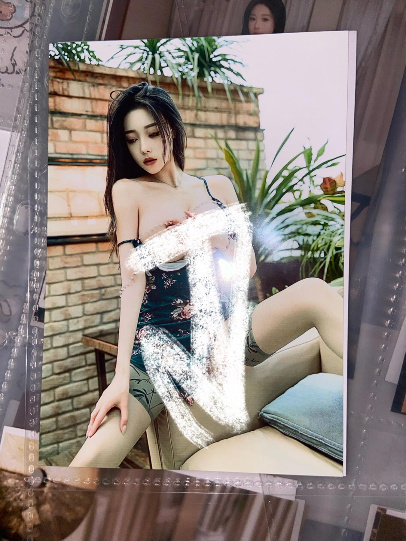 阳大大卡牌拍卖第73期（持续收拍品，周五晚上九点截拍，进群福利早知道） 绿色情趣内衣美女写真 全套21张 A4大纸卡 带卡页