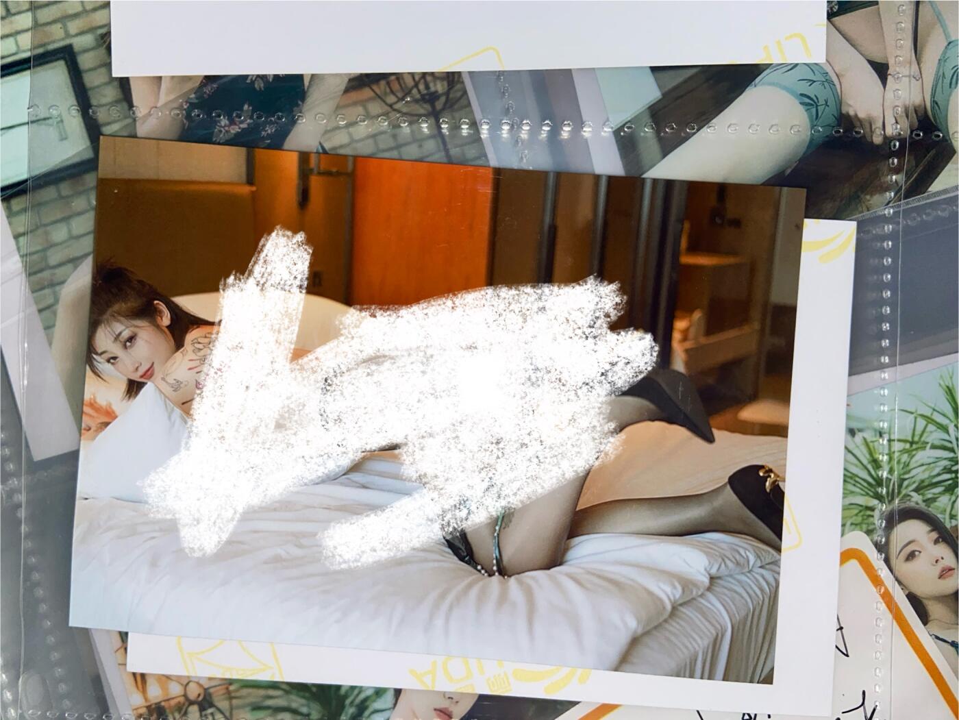 阳大大卡牌拍卖第73期（持续收拍品，周五晚上九点截拍，进群福利早知道） 绿色情趣内衣美少妇写真 全套21张 A4大纸卡 带卡页