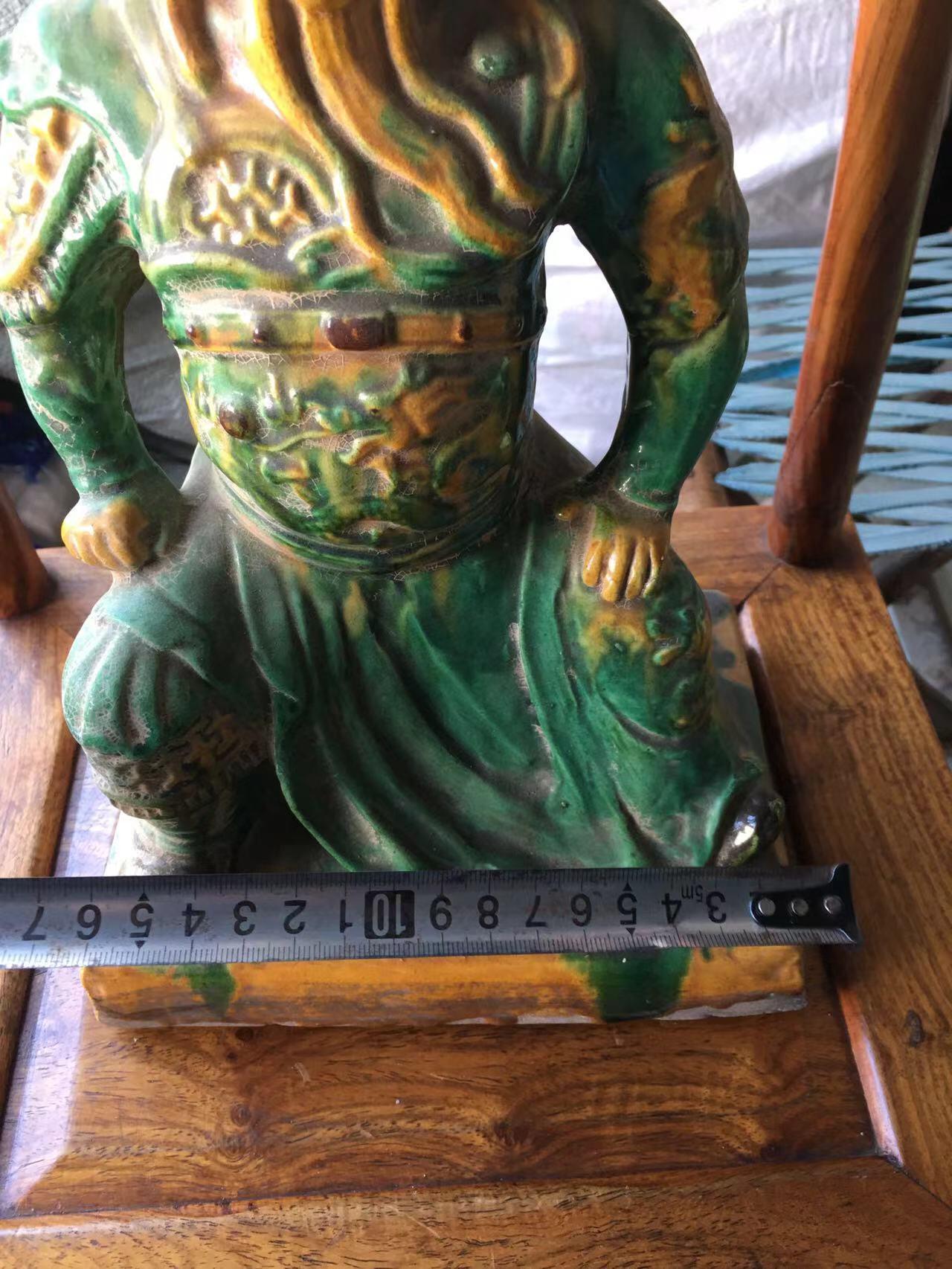 老窑关公像，包浆很自然，釉色漂亮，神态好，完整，老窑收藏佳品