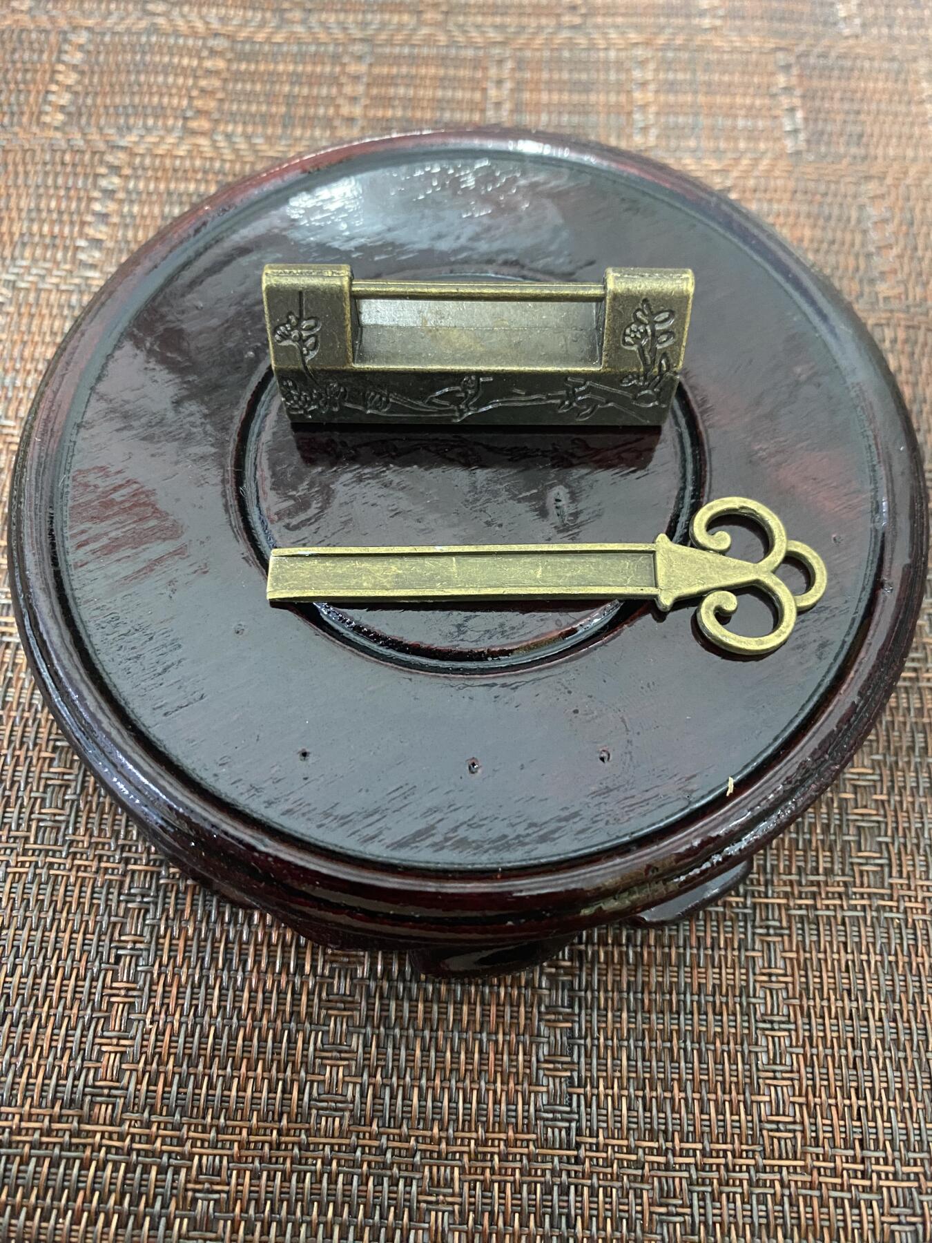江南站09场杂项 铜锁一枚带钥匙