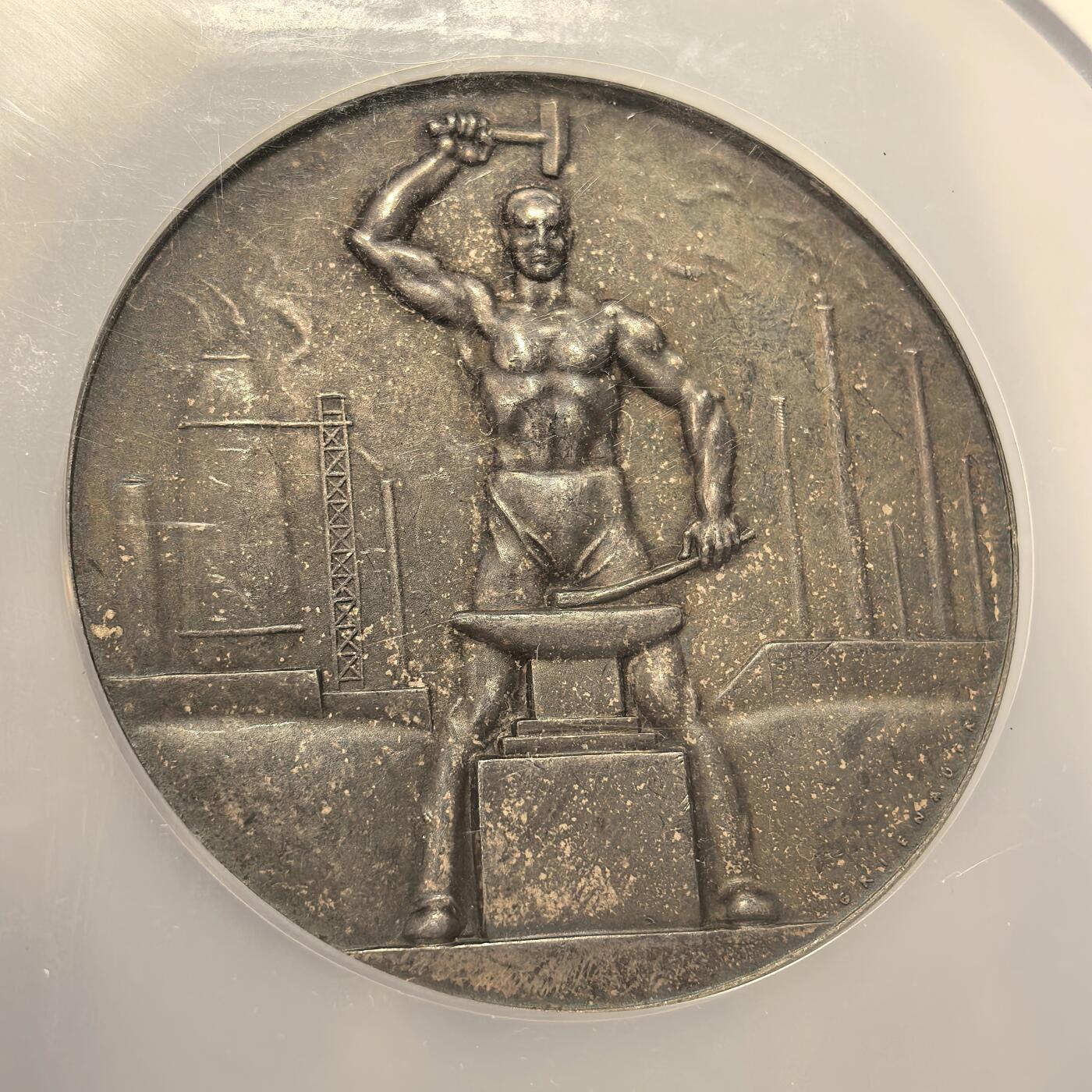 博洋堂“良辰美钰”中秋国庆双节精品专场暨第141期（全场包邮） NGC MS62 奥地利工业贸易部纪念巨大银章，60mm大银，连盒子298克，超高浮雕，硬派风格已经有德三的气息与品味了！唯一冠军分！