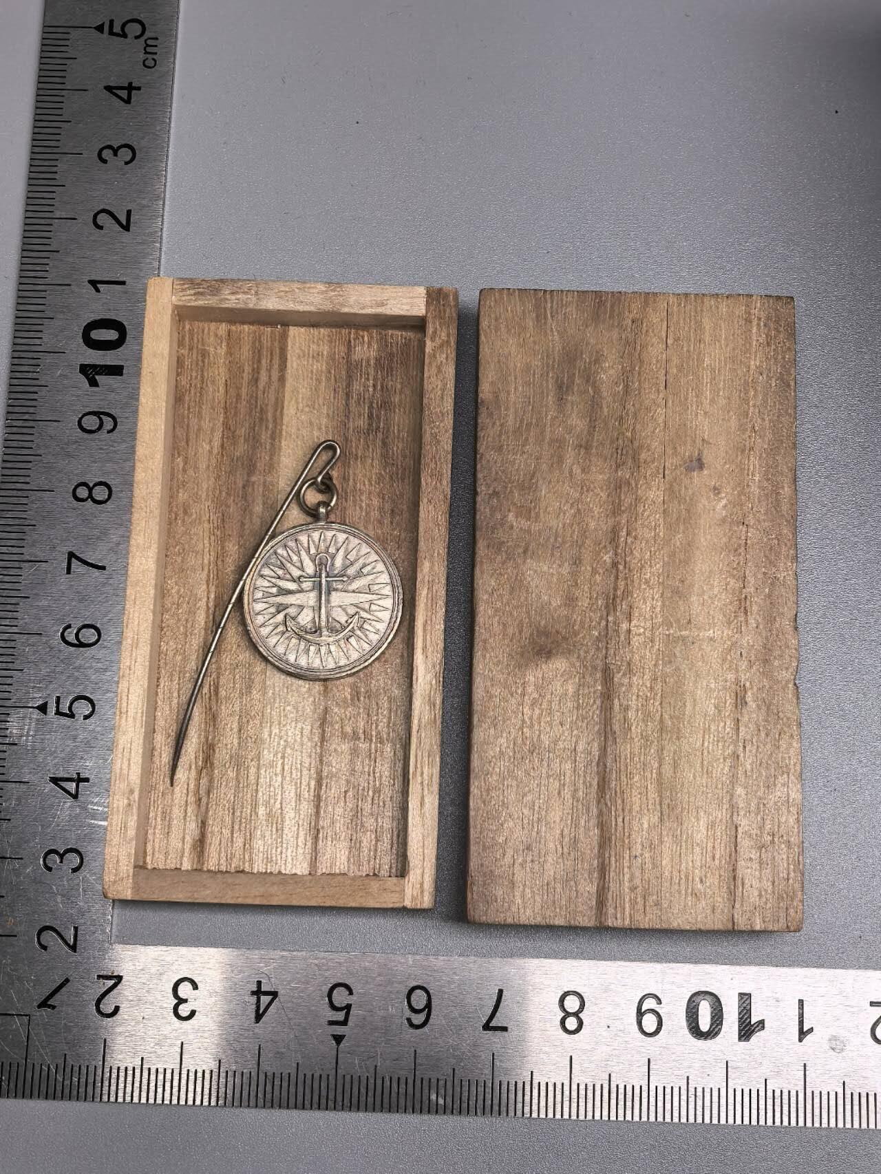小驴勋章奖章收藏9月26日星期五晚8点拍卖（收有偿代拍，送拍规则在简介最后，参拍须阅读规则后再参拍，关系到运费包装发货时效真假辨别等关键信息，店主微信码在最后一拍品）