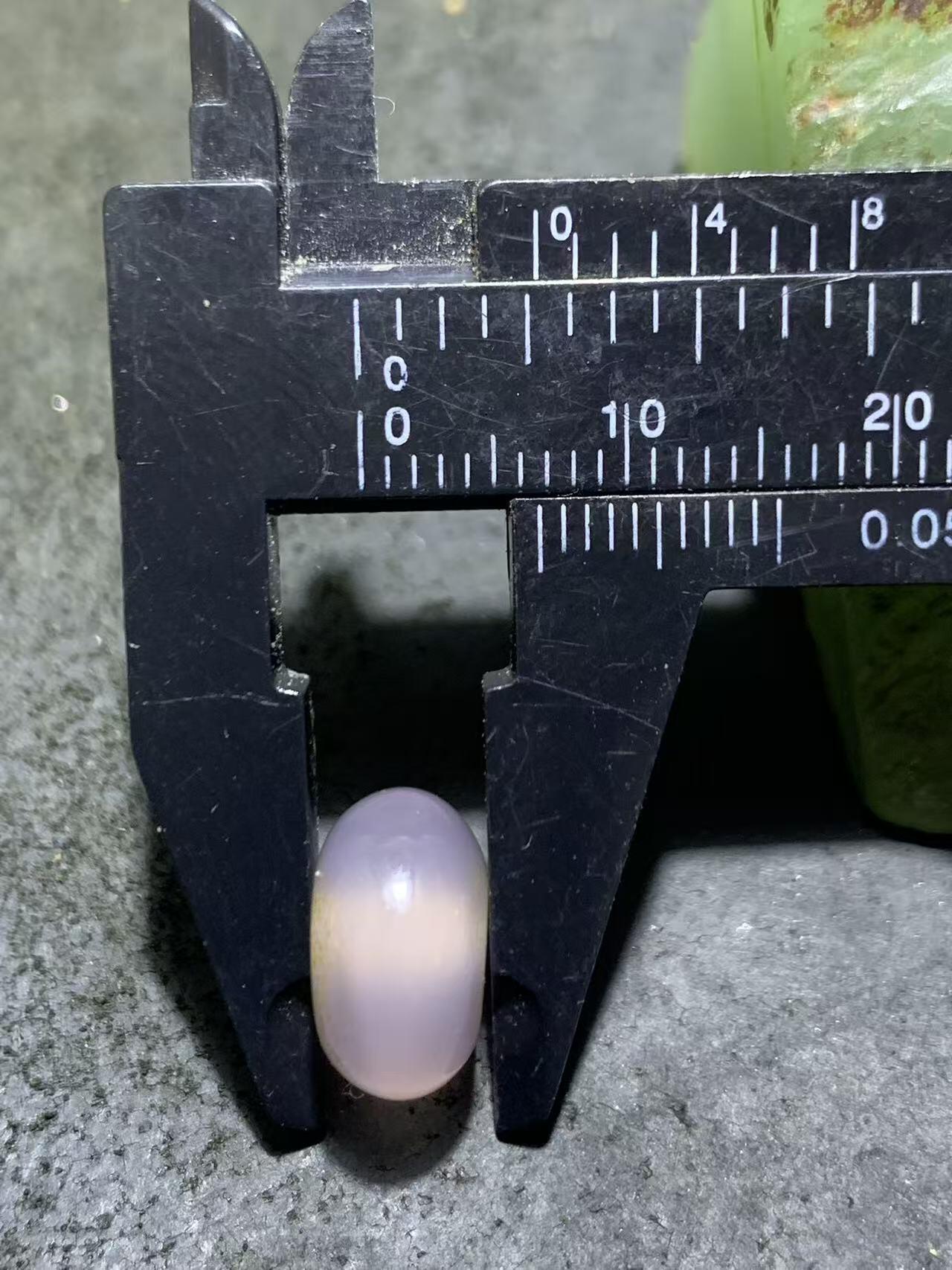 精美冻料飘金沙蒙料战国红玛瑙算盘珠一个，