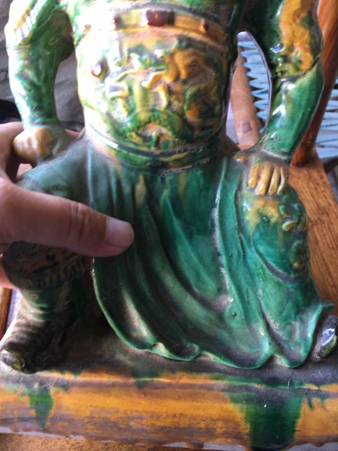 老窑关公像，包浆很自然，釉色漂亮，神态好，完整，老窑收藏佳品