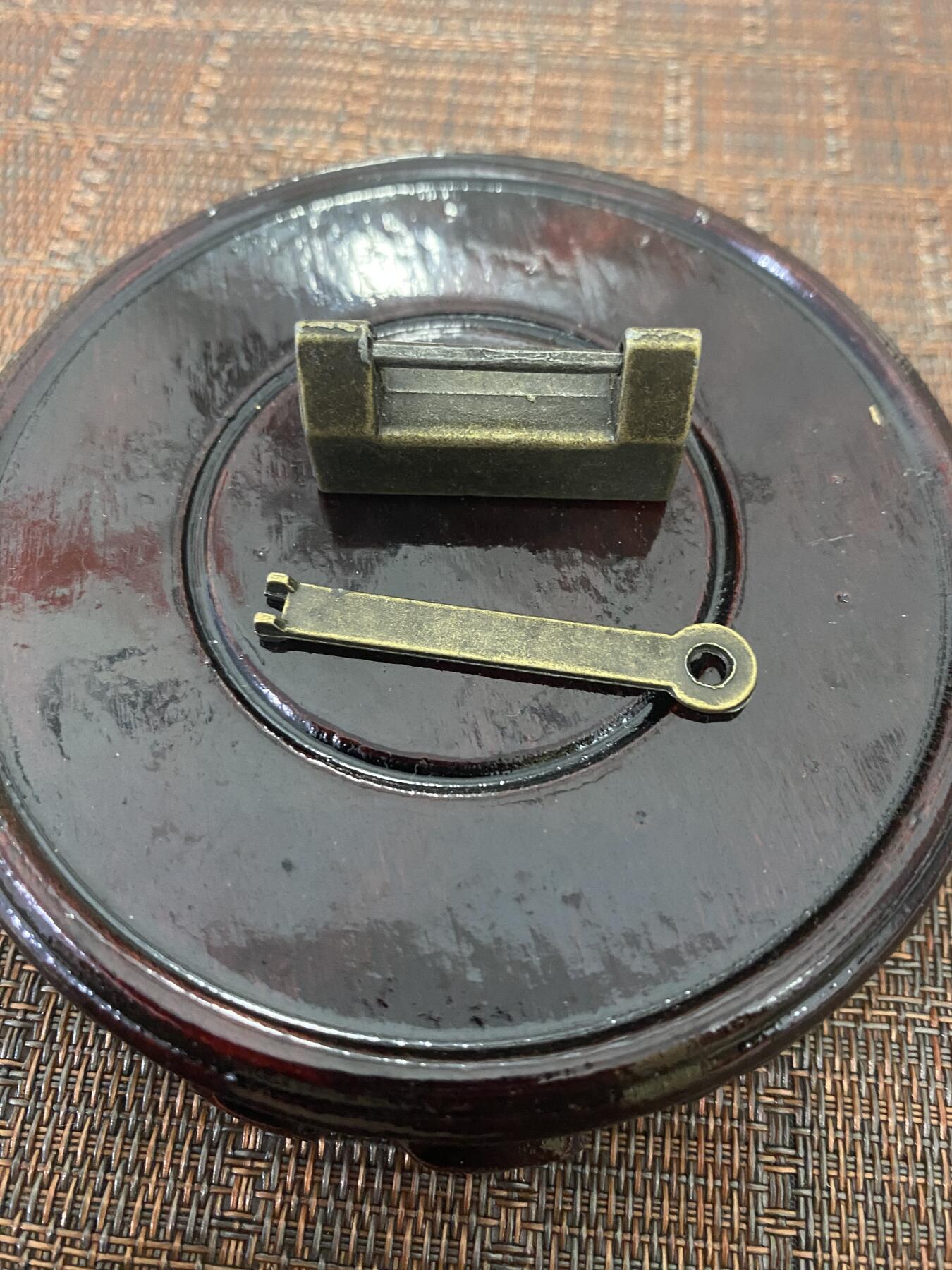 江南站09场杂项 小铜锁，带钥匙