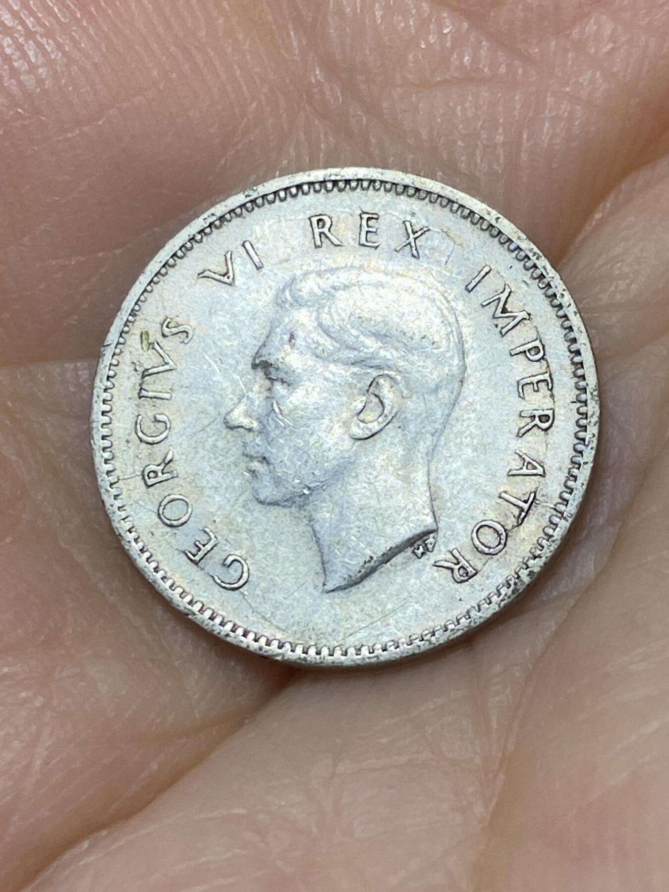 2025年第九十七场(总第一百二十三场）外国好品散币(免佣金) 英属南非1945年3便士银币(乔治六世第一版，800高银)