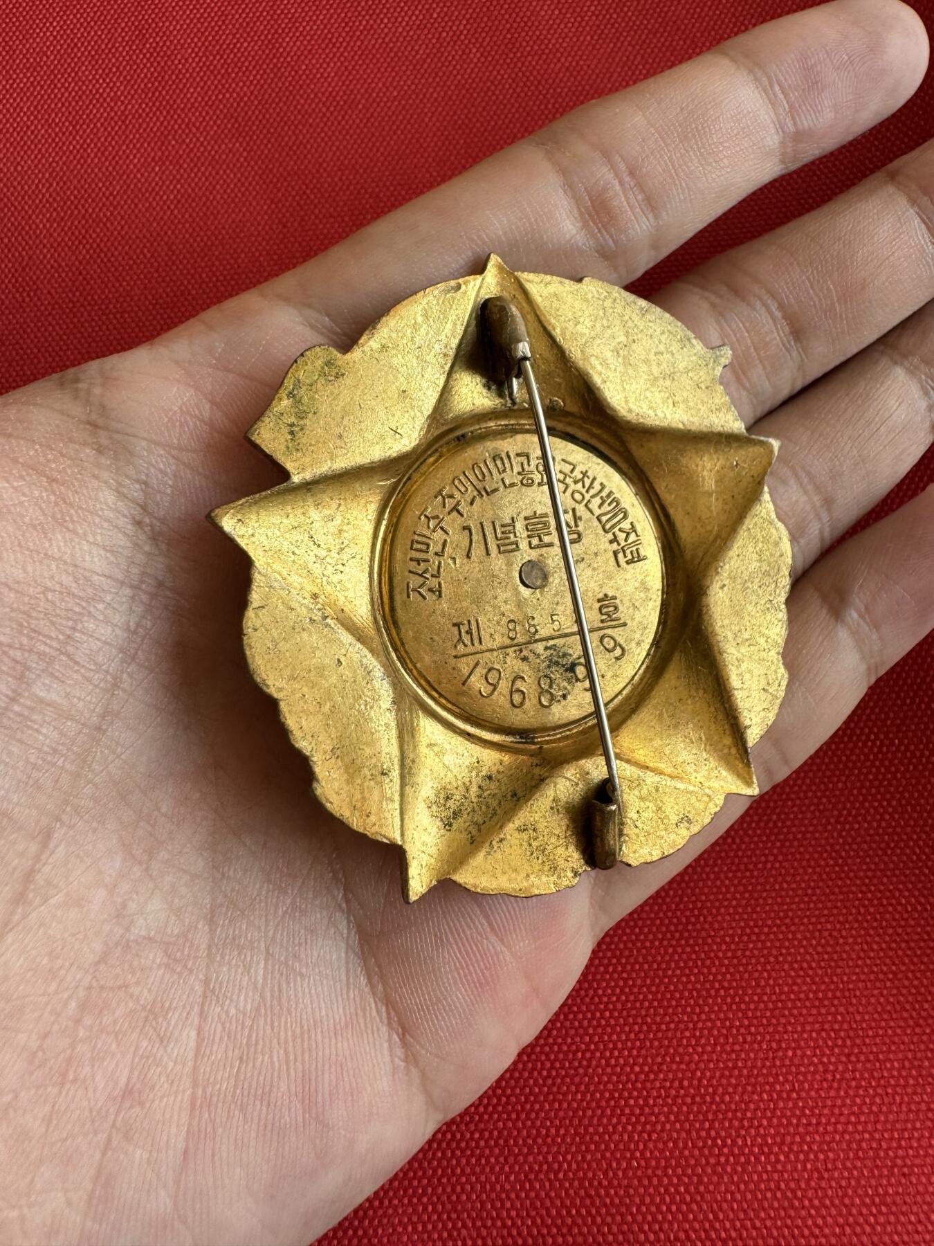 五哥徽章群   26号周五晚上八点4群联拍