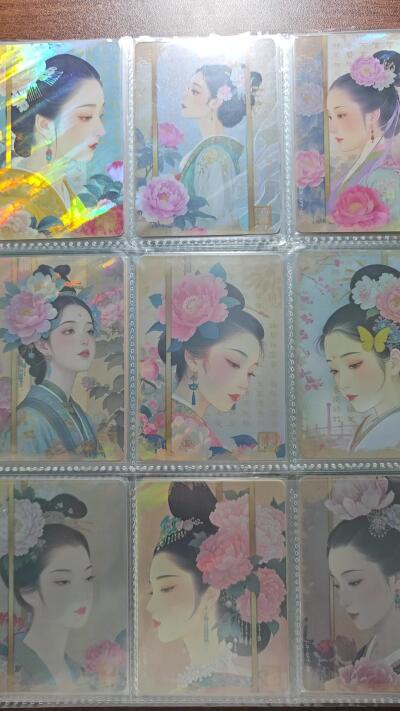 白泽拍卖卡牌手绘专场第25期 2025 万漫社 离家的国宝 共93张 美女卡1套12张 盛唐卡1套9张 瓷器18张 纹样18张 江城风华18张 花卉卡1套18张  彩闪