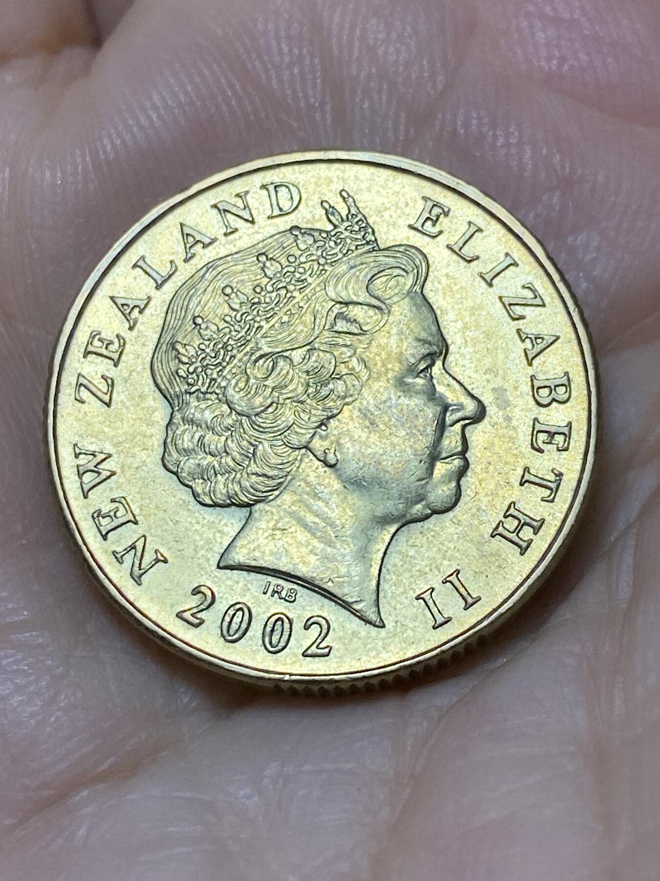 2025年第九十七场(总第一百二十三场）外国好品散币(免佣金) 新西兰🇳🇿2002年1元(伊丽莎白二世老年版)