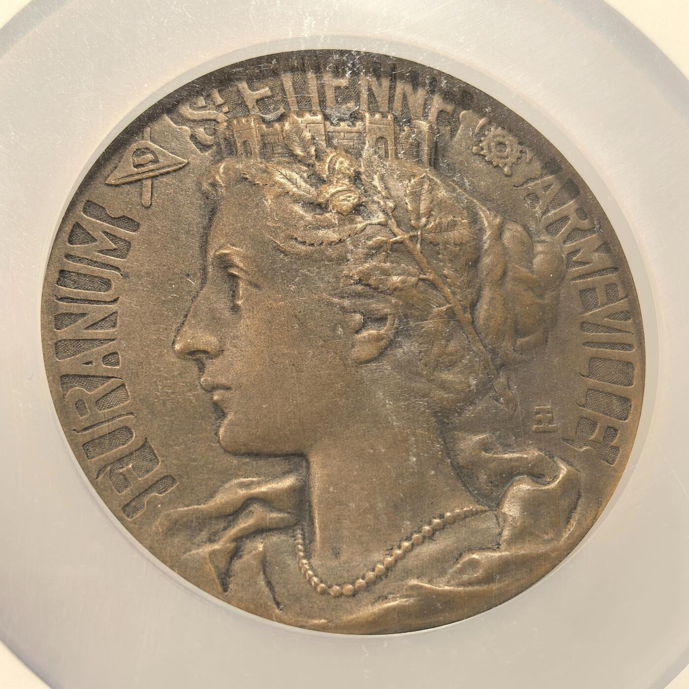 博洋堂“良辰美钰”中秋国庆双节精品专场暨第141期（全场包邮） NGC MS64 法国1904年圣埃蒂安市储蓄银行巨大铜章，67mm，正面经典玛丽安奴高浮雕磨砂雕像，背面城市风景与女神指引财富流动经典麦朵儿风格刻画，加大加厚盒子比镇纸还要厚重！