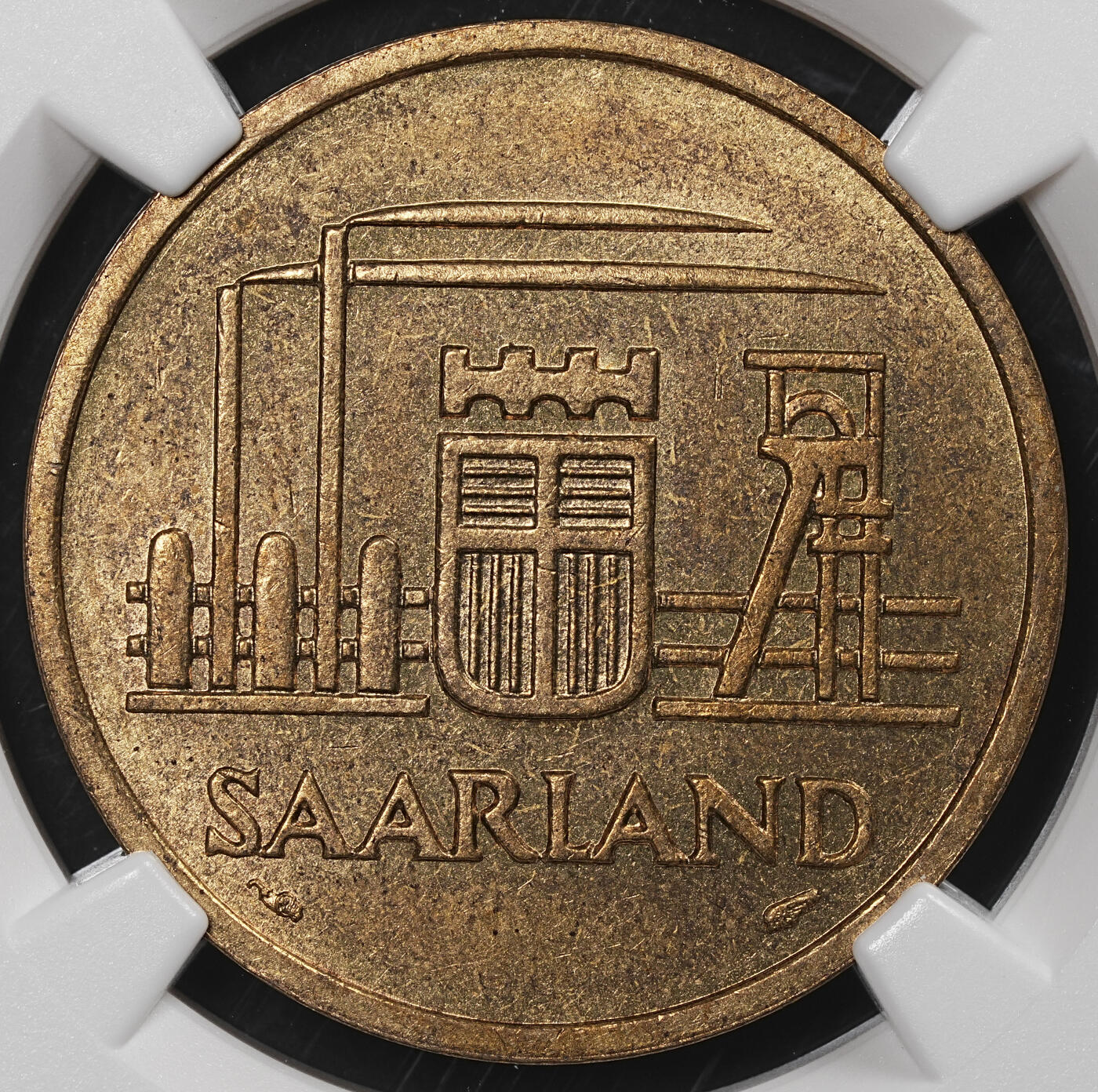 修遠堂世界钱币第八十六期 NGC MS64 1954年法占德国萨尔州50法郎
