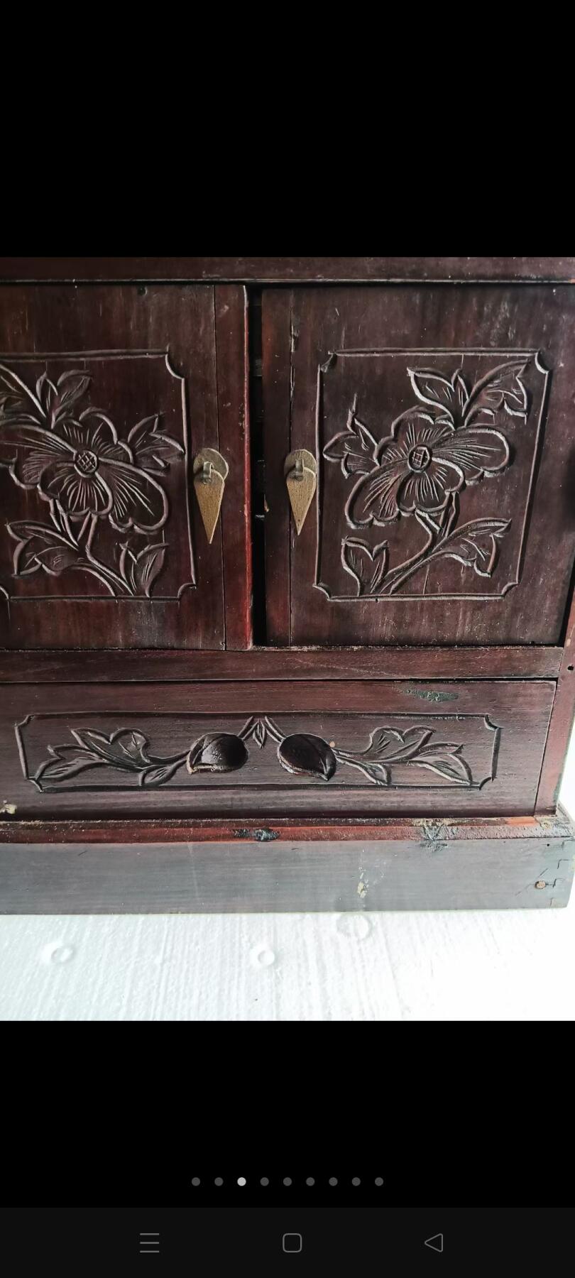 红木首饰盒，品相如图，带有雕工，重量足