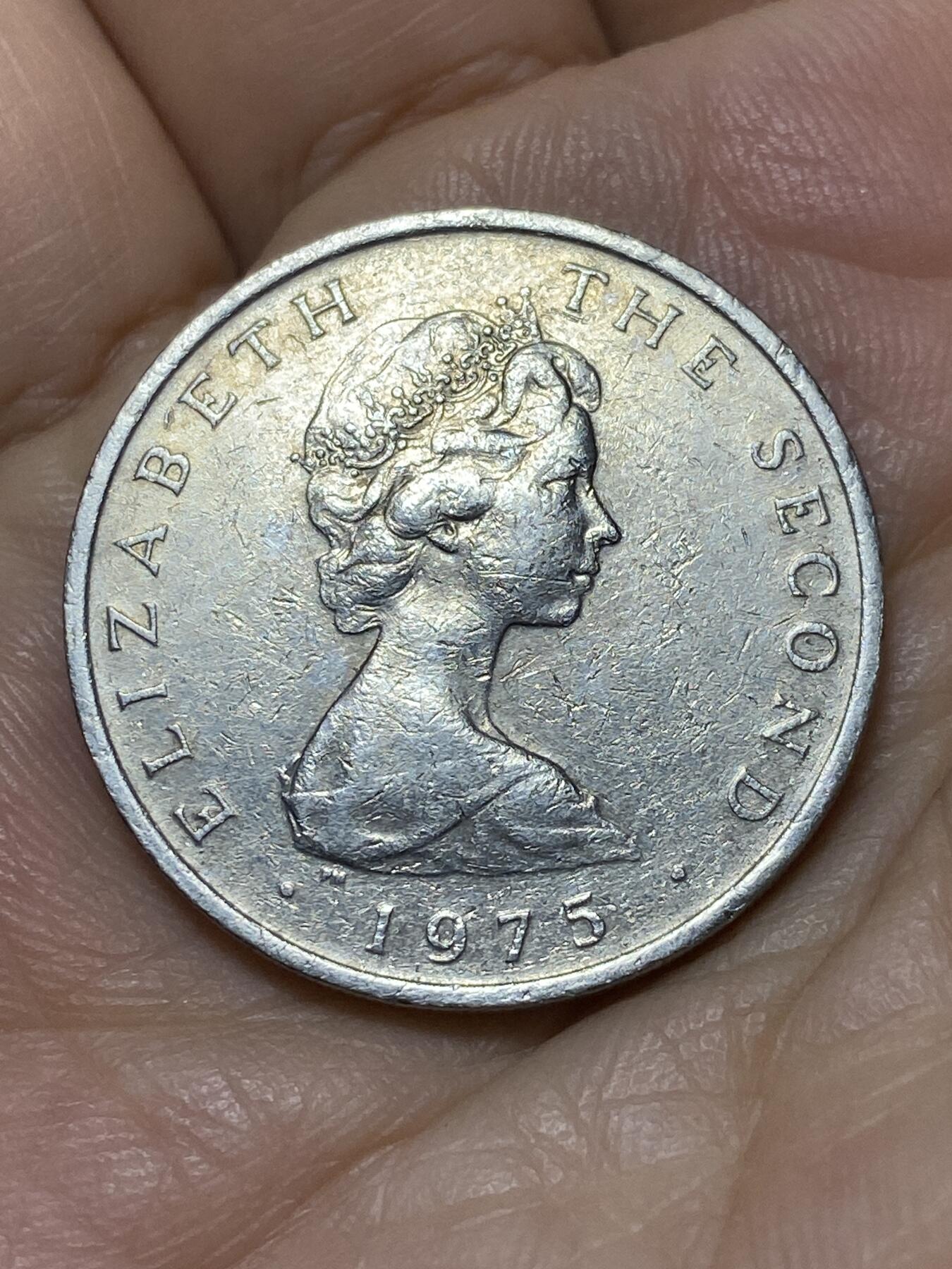 2025年第九十七场(总第一百二十三场）外国好品散币(免佣金) 英属马恩岛🇮🇲1975年10新便士(伊丽莎白二世中年花冠，十进制第一版关门年)