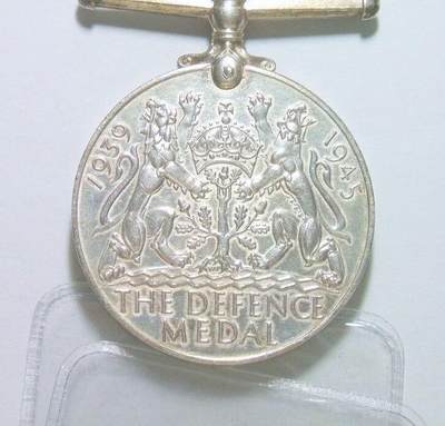 【旋风钱币】10月4日19:00准时开拍 精美欧洲币章 第三帝国货币等 全场包邮！ 英国二战胜利 乔治六世高浮雕精制大白铜章 带绶带 36MM