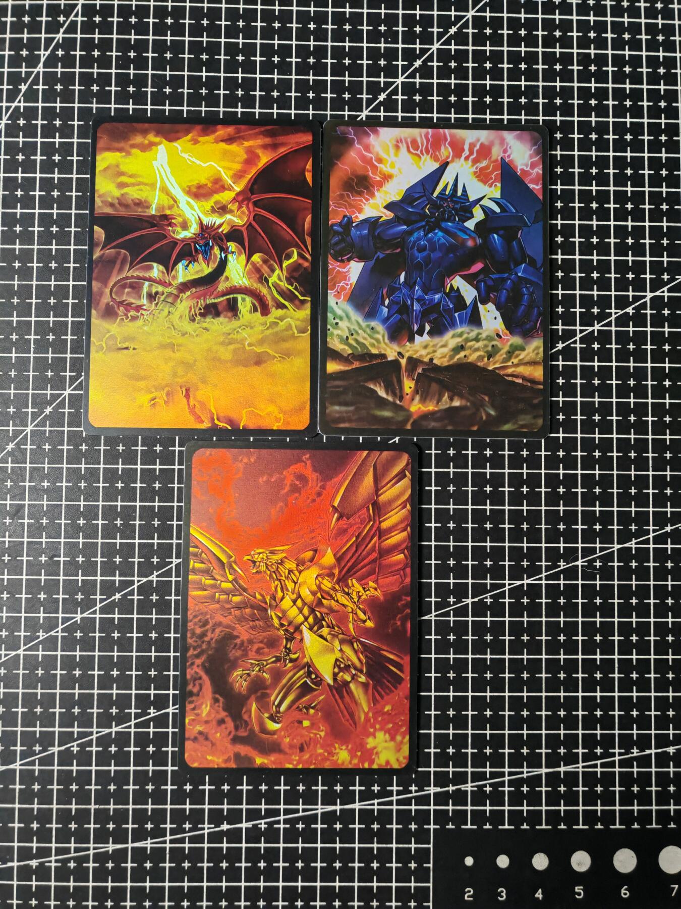 铃鹿第八期（提示一：自制卡难免瑕疵，可能存在撞角爆边等出厂瑕疵，介意慎拍；提示二：参拍请慎重，跑单押金不退的）） 白花PVC卡彩闪三幻神