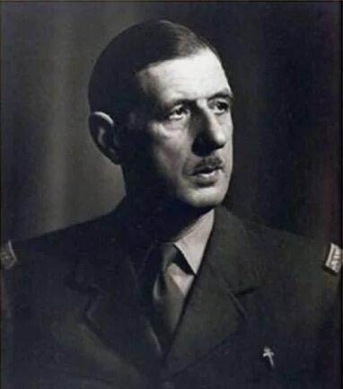 【旋风钱币】10月4日19:00准时开拍 精美欧洲币章 第三帝国货币等 全场包邮！ 【艺术】法国艺术大章1990年 戴高乐诞辰100年高浮雕精制超大镀银章 73MM 133.3克