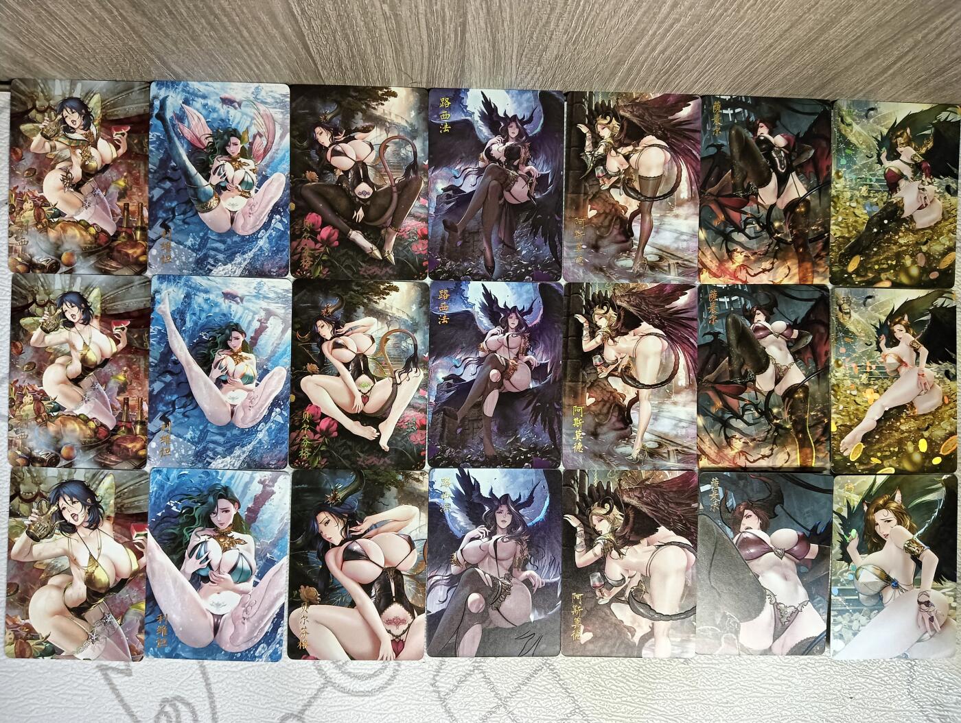 花开卡拍第40期（9月28号周日截拍，品控勿拍!!!拍品不寄存，运费5元，自制卡难免瑕疵，可能存在轻微撞角爆边等出厂瑕疵，品控介意勿拍！） 燎原七宗罪  彩闪全套 七人物三渐变 21张