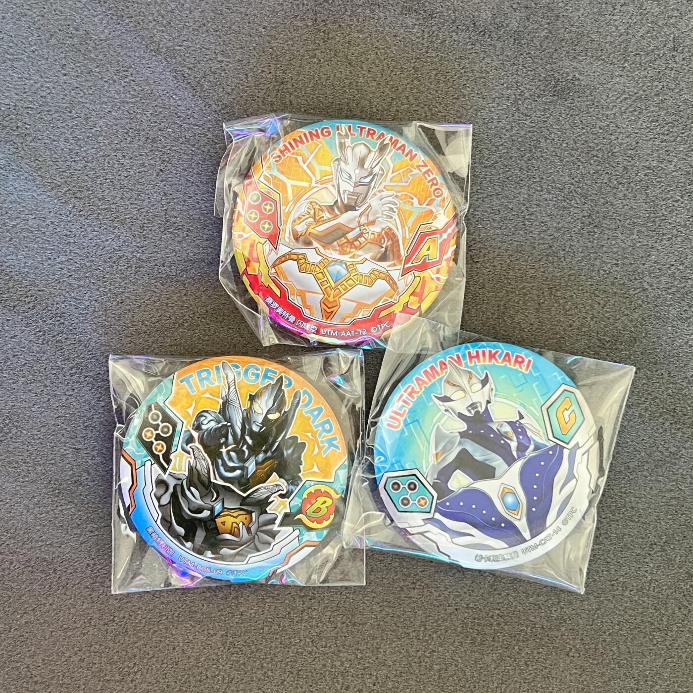 锦色铺子的潮玩拍第二期⚡️ ⚡️⚡️免佣金！！！ 卡游 奥特曼 徽章 赛罗、黑境特利迦、希卡利