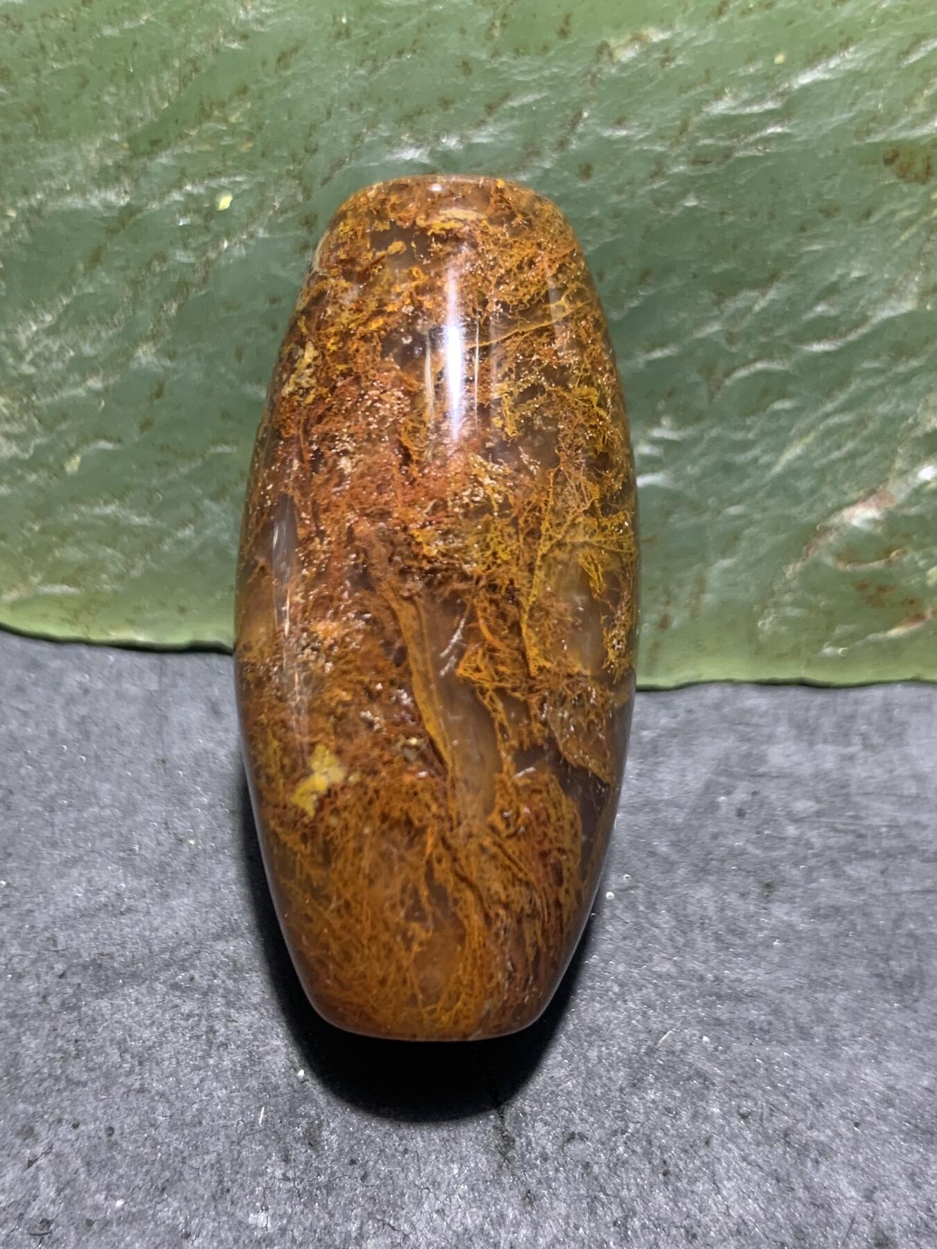 精美高玉化高润度黄金草花纹水草玛瑙桶珠一个