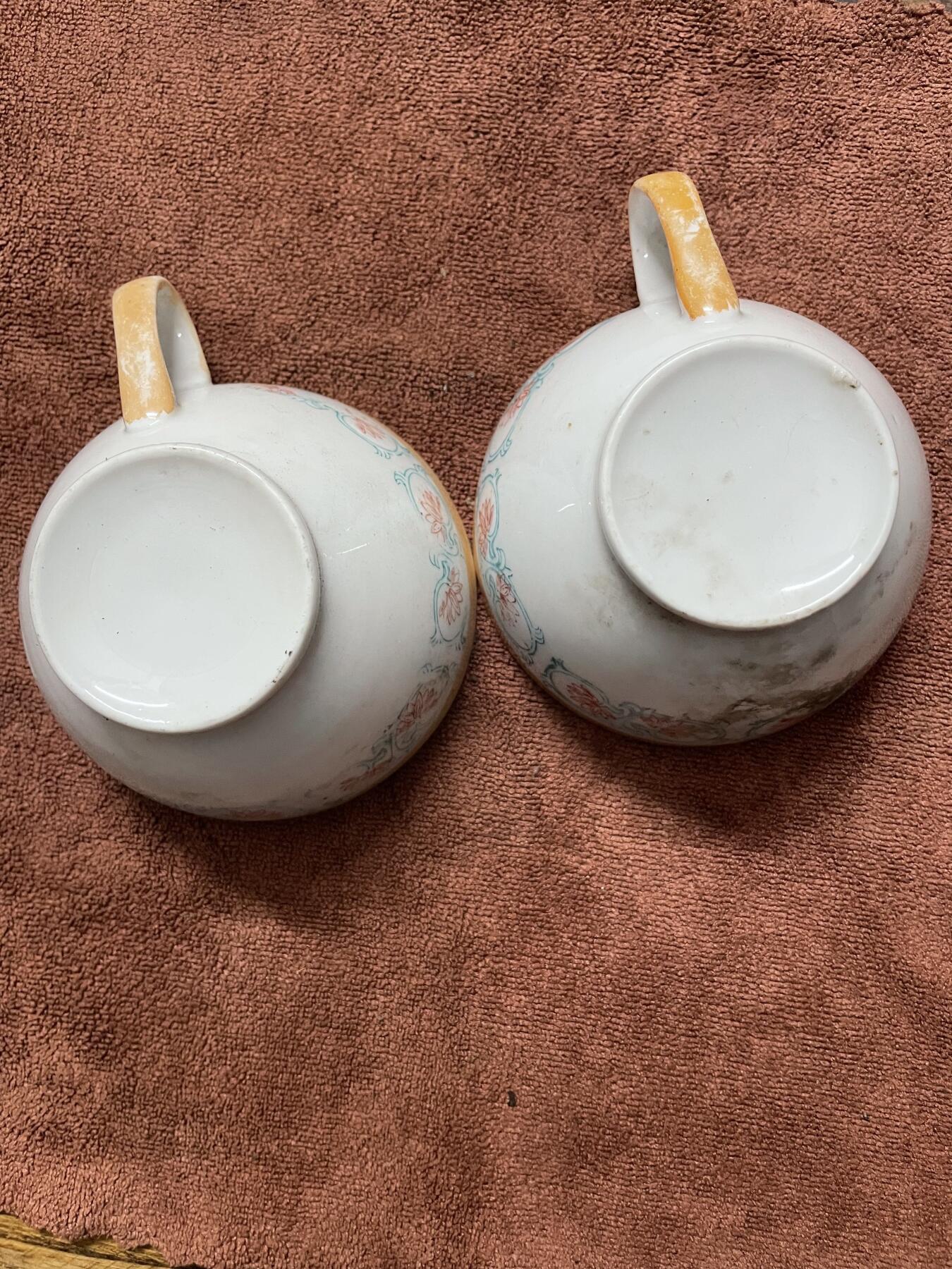 一对民国茶杯