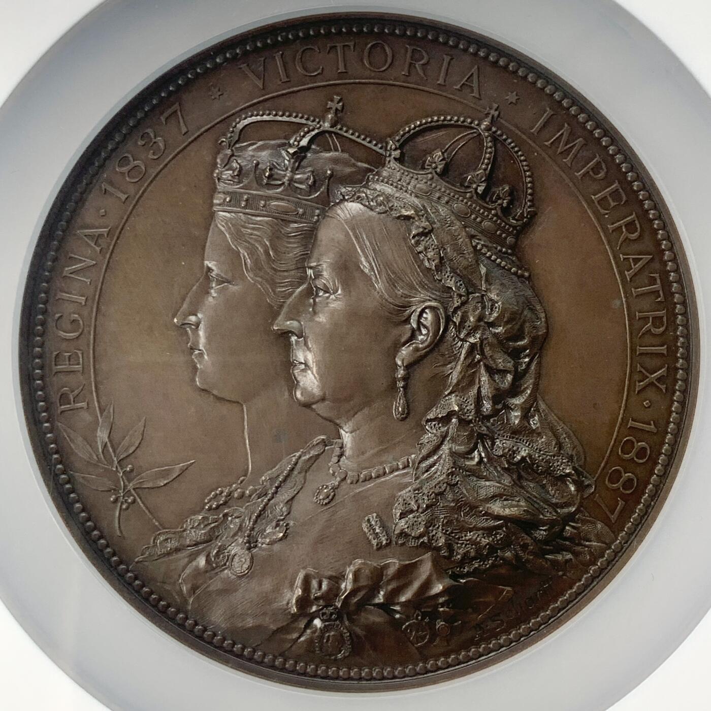 博洋堂“良辰美钰”中秋国庆双节精品专场暨第141期（全场包邮） NGC MS63BN 英国1887年维多利亚女王登基50周年Queen Victoria's Jubilee纪念大铜章，伦敦金融城系列第22号作品，奥地利章牌艺术大师安东·沙夫（A. Scharff，1845-1903）名誉品。直径：80mm，铸量：450枚，带原盒。