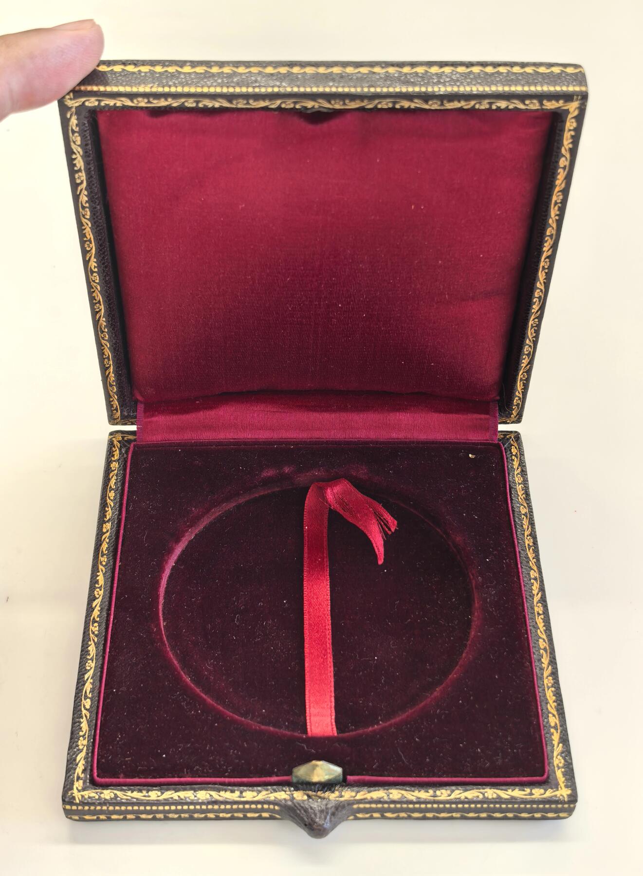 博洋堂“良辰美钰”中秋国庆双节精品专场暨第141期（全场包邮） NGC MS64 法国1900年法兰西银行百年银章，O.Roty作品，戎装玛丽安娜，直径68mm，边铭丰饶角，带原盒，保存完好
