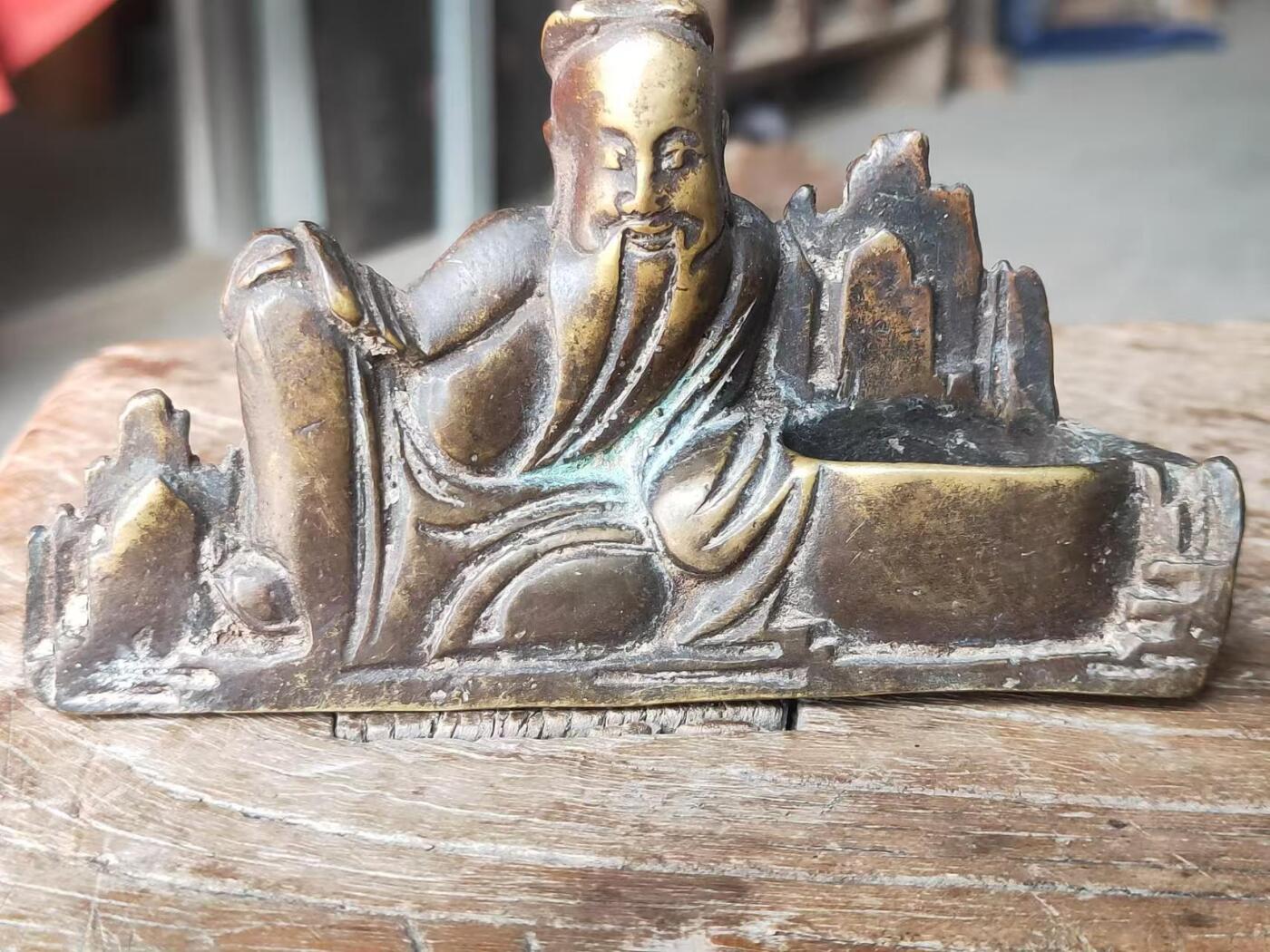 清代  纯铜半壁江山 寿仙翁 笔洗一件 做工精细 用料厚重 包浆老道  值得拥有 尺寸长11.8Cm宽3Cm高6.6Cm重400克左右