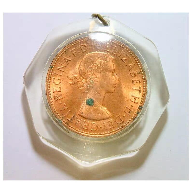 英国1967年 伊丽莎白高浮雕精制币章多边形八角吊坠 43MM