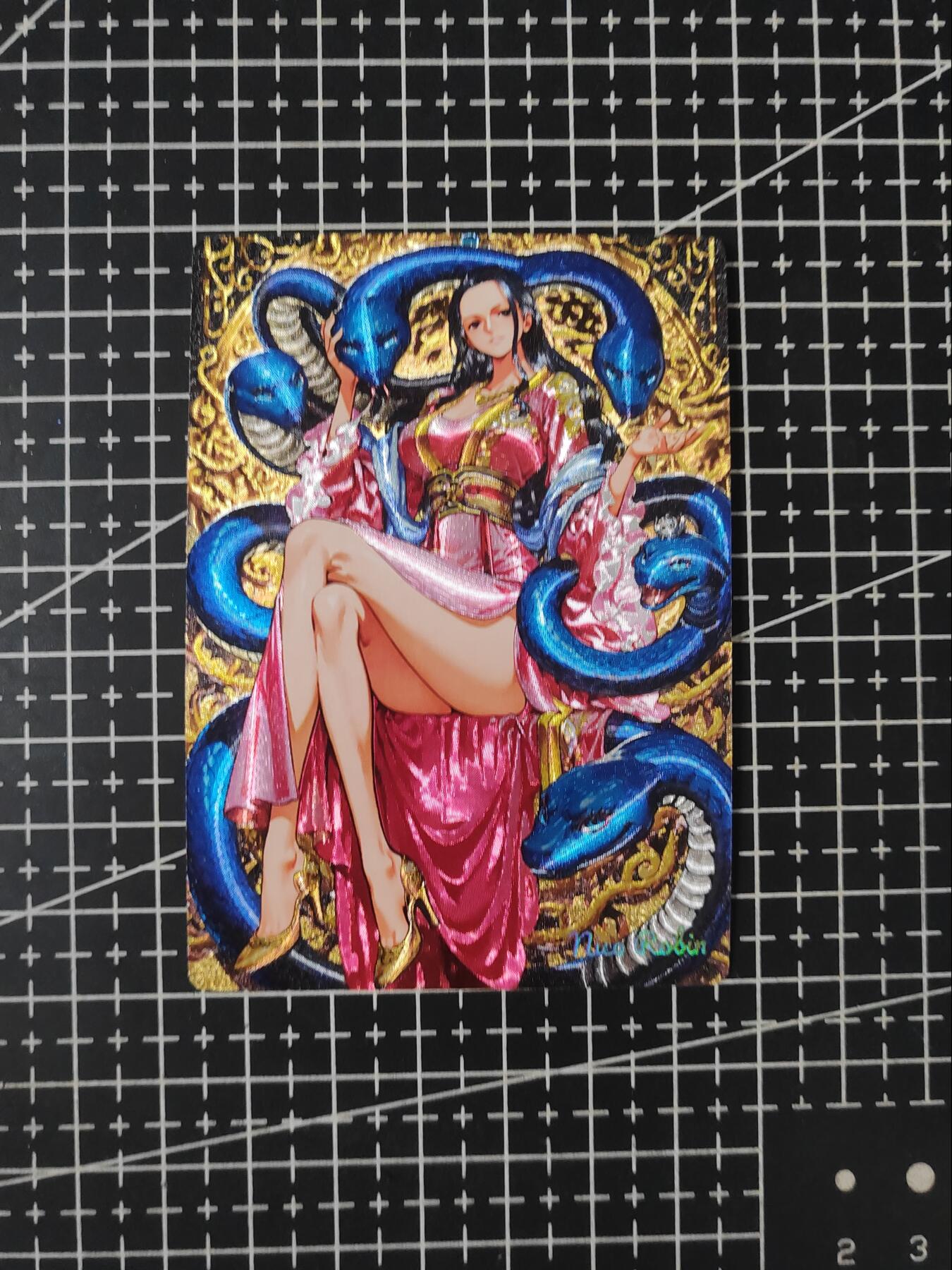 铃鹿第八期（提示一：自制卡难免瑕疵，可能存在撞角爆边等出厂瑕疵，介意慎拍；提示二：参拍请慎重，跑单押金不退的）） 蛇年罗宾粗闪