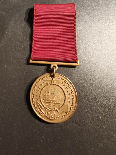 老王徽章第152期 - 美国海军品德优良奖章     1945年刻名实发