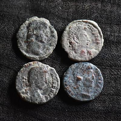 【良泉】第40期【直播场】10月16日晚19.30点开拍！225组（本场结束后外出旅游。之前预存钱币的朋友请告知，将连同本场拍品一起邮寄）  - 【藏家出品D】古罗马帝国，铜币4枚，誓愿、重现幸福时光、士兵军旗，总重6.55克
