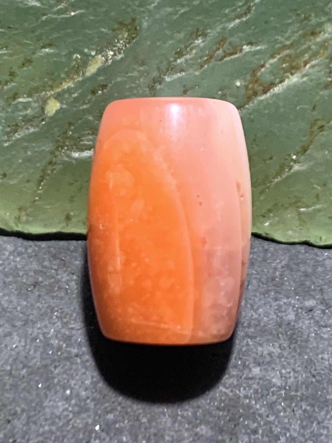 川料红白南红玛瑙桶珠一颗！